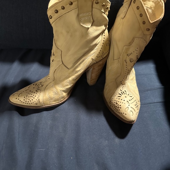 Cowboy Boots, Italian Made Leather Yellow Ankle Booties  Size 41 - Picture 2 of 13